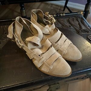 House of Harlow 1960 Beige Suede Sandals